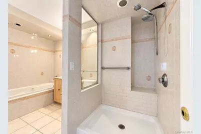 27010 Grand Central Parkway #18E, Floral Park, NY 11005 - Photo 21