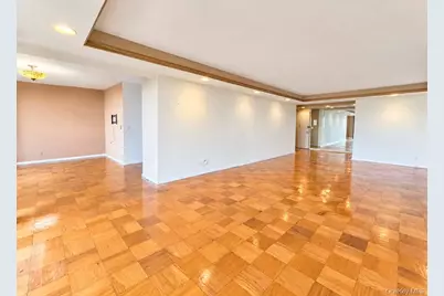 27010 Grand Central #28K, Floral Park, NY 11005 - Photo 3