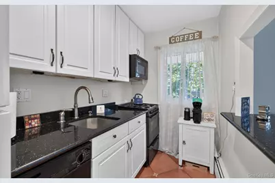 1 Toms Point Lane #17E, Port Washington, NY 11050 - Photo 9