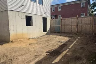 10224 Dunton Ct, Howard Beach, NY 11414 - Photo 13