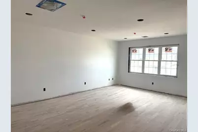 102-24 Dunton Court, Howard Beach, NY 11414 - Photo 9