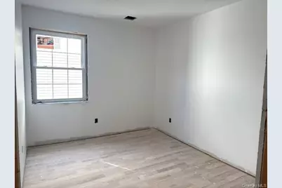 102-24 Dunton Court, Howard Beach, NY 11414 - Photo 5
