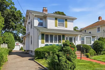 410 Clinton Street, Bellmore, NY 11710 - Photo 3