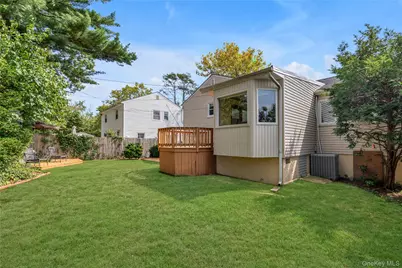 2669 Grayson Drive, East Meadow, NY 11554 - Photo 23