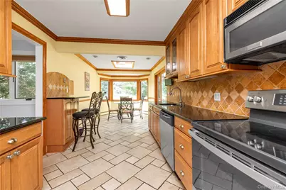 2669 Grayson Drive, East Meadow, NY 11554 - Photo 11