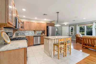 606 Willow Pond Drive #606, Riverhead, NY 11901 - Photo 9