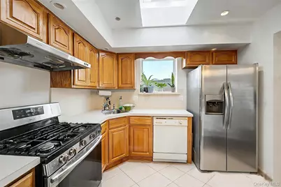 284 Dahlgren Place, Brooklyn, NY 11228 - Photo 13