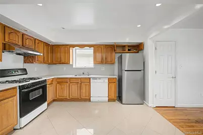 284 Dahlgren Place, Brooklyn, NY 11228 - Photo 5