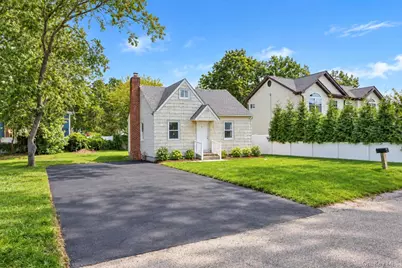 55 S 32nd Street, Wyandanch, NY 11798 - Photo 3
