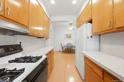 333 E 238th Street, Bronx, NY 10470 - Photo 9