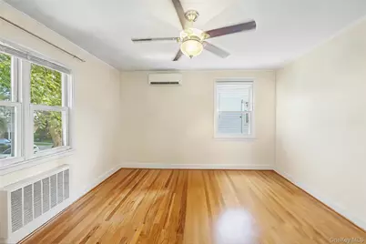 5310 206th Street, Oakland Gardens, NY 11364 - Photo 15