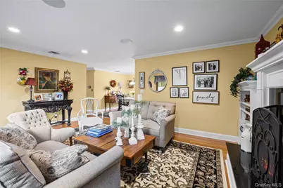 67 Broadway, Smithtown, NY 11787 - Photo 17