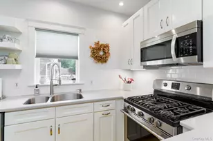 23 Janis St, Hudson, NY 12534 - Photo 11