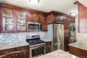 160-26 17th Ave, Whitestone, NY 11357 - Photo 5