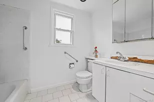 32 Brenner Ave, Bethpage, NY 11714 - Photo 11