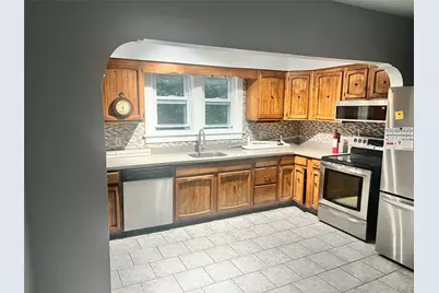7 W Elm, Islip, NY 11751 - Photo 3