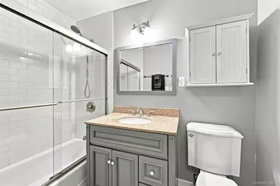 2310 Wilshire Lane #2310, Oakdale, NY 11769 - Photo 17
