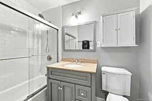 2310 Wilshire Ln, Oakdale, NY 11769 - Photo 17
