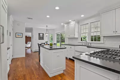17 Lemark Court, East Setauket, NY 11733 - Photo 9