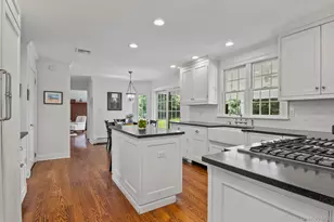 17 Lemark Ct, East Setauket, NY 11733 - Photo 9