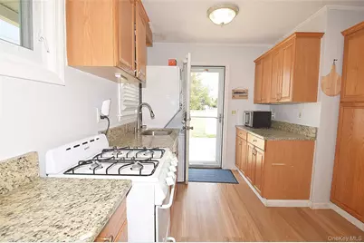 101 Phyllis Drive, Lindenhurst, NY 11757 - Photo 17