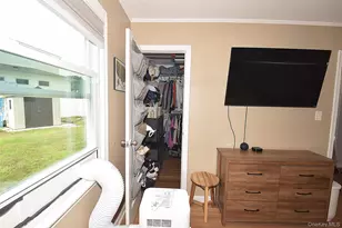 101 Phyllis Dr, Lindenhurst, NY 11757 - Photo 21