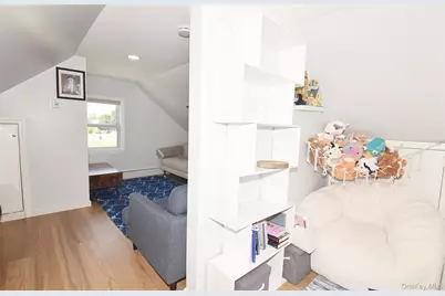 101 Phyllis Drive, Lindenhurst, NY 11757 - Photo 27