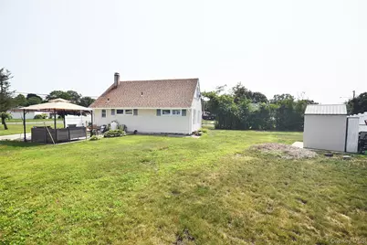 101 Phyllis Drive, Lindenhurst, NY 11757 - Photo 5