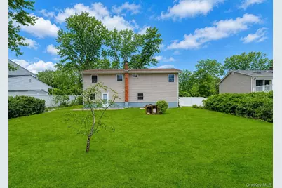 339 Avenue B, Ronkonkoma, NY 11779 - Photo 19