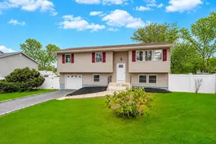339 Avenue B, Ronkonkoma, NY 11779 - Photo 3