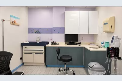 131-07 40th Road #E33, Flushing, NY 11354 - Photo 5