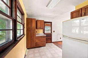 7 Roosevelt Rd, Hyde Park, NY 12538 - Photo 5