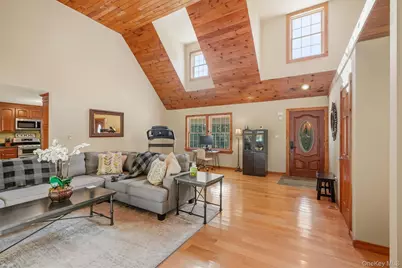 705 Swamp Pond Rd, Narrowsburg, NY 12764 - Photo 9