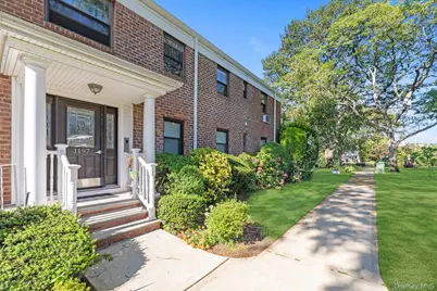 1197 E Broadway #K24, Hewlett, NY 11557 - Photo 1