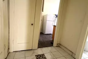 719 E 242nd St, Bronx, NY 10470 - Photo 5