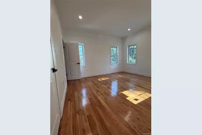 118-11 E Lakeview Blvd, Queens Village, NY 11434 - Photo 9