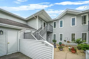 704 Fenway Rd, Saint James, NY 11780 - Photo 3