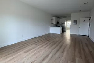 1220 Doges Prom, Copiague, NY 11757 - Photo 13