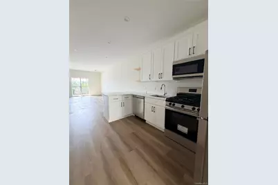 1220 Doges Prom #1B, Copiague, NY 11757 - Photo 11
