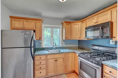 130 Hawthorne Road, Rocky Point, NY 11778 - Photo 5