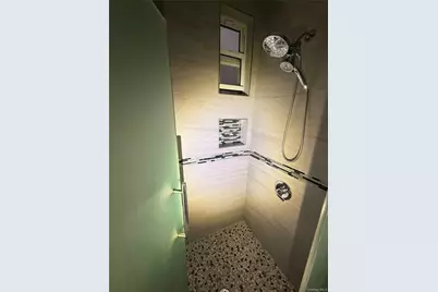 27 Stephens Court #1F, Brooklyn, NY 11226 - Photo 11