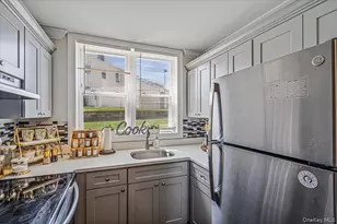 80 Townhouse Road N, Huntington Station, NY 11746 - Photo 7