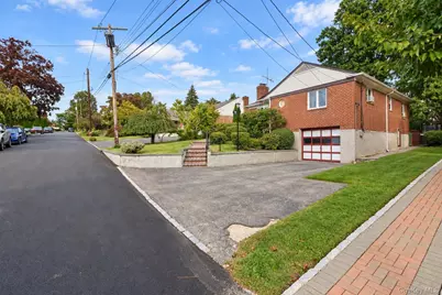 72 Mohawk Road, Yonkers, NY 10710 - Photo 41