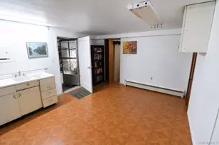 72 Mohawk Rd, Yonkers, NY 10710 - Photo 37