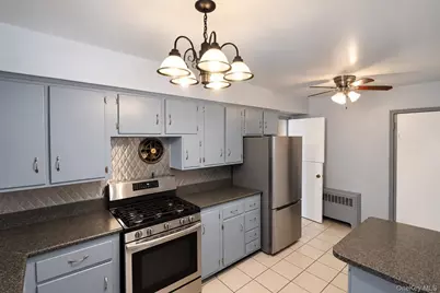 72 Mohawk Road, Yonkers, NY 10710 - Photo 13