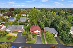 72 Mohawk Rd, Yonkers, NY 10710 - Photo 3