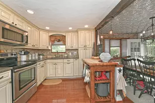 35 Jensen Rd, Bay Shore, NY 11706 - Photo 9