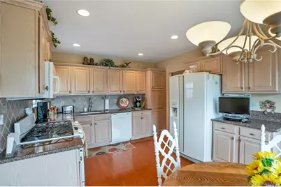 41 Madison Circle, Middle Island, NY 11953 - Photo 11