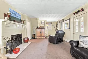 60 Cormack Ct, Babylon, NY 11702 - Photo 7