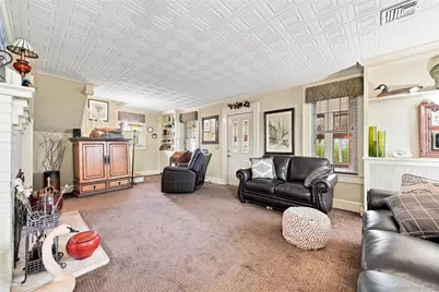 60 Cormack Court, Babylon, NY 11702 - Photo 5